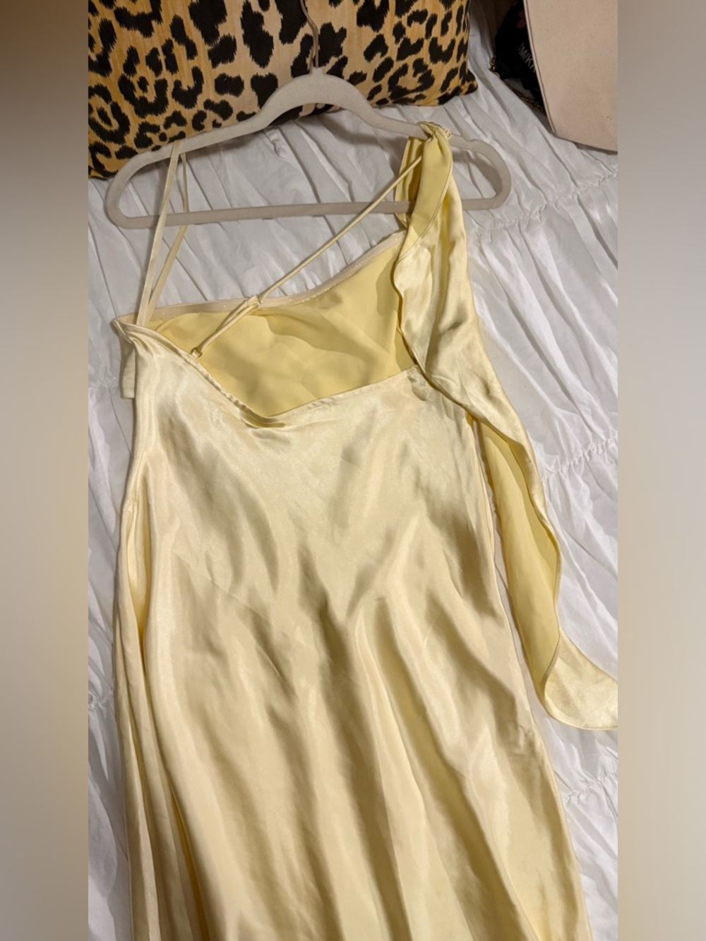 Hello Molly Elegant One-Shoulder Butter Yellow Satin Evening Dress - Picture 6 of 10